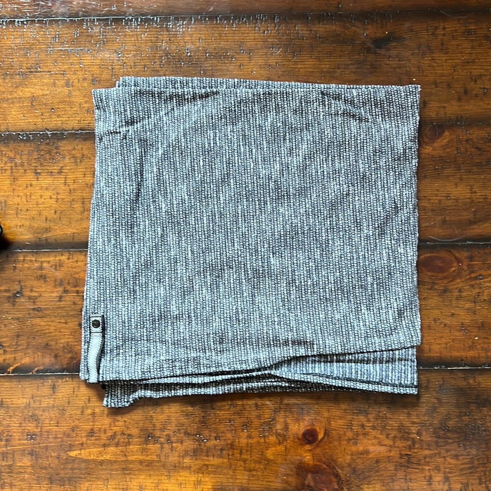 Lululemon scarf (one size)